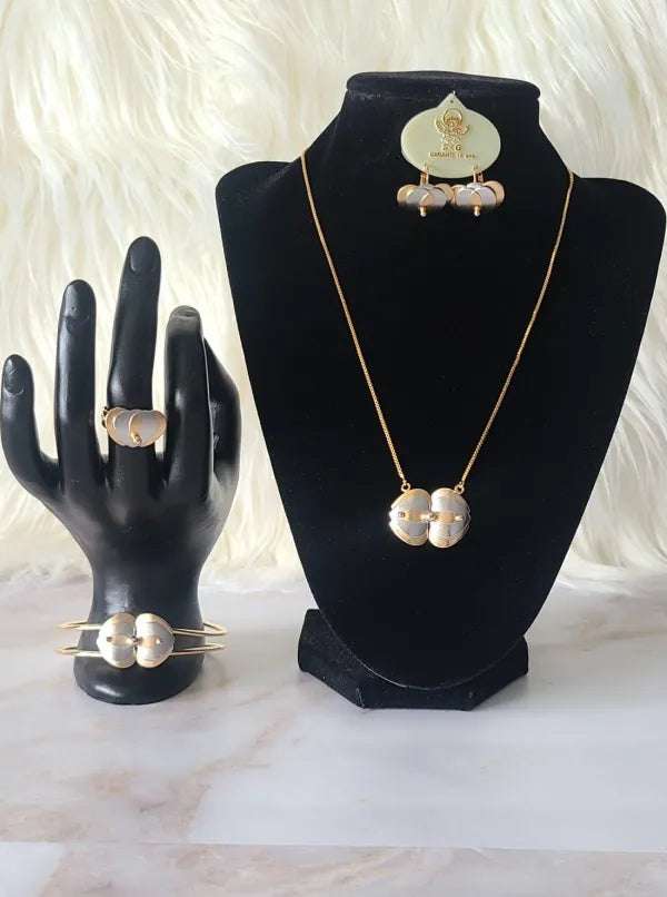 S.G Gold Bracelet Set-Majestic Maroots Store